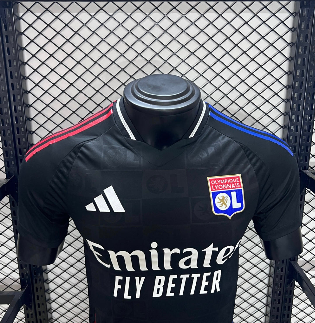 Lyon 24/25 away